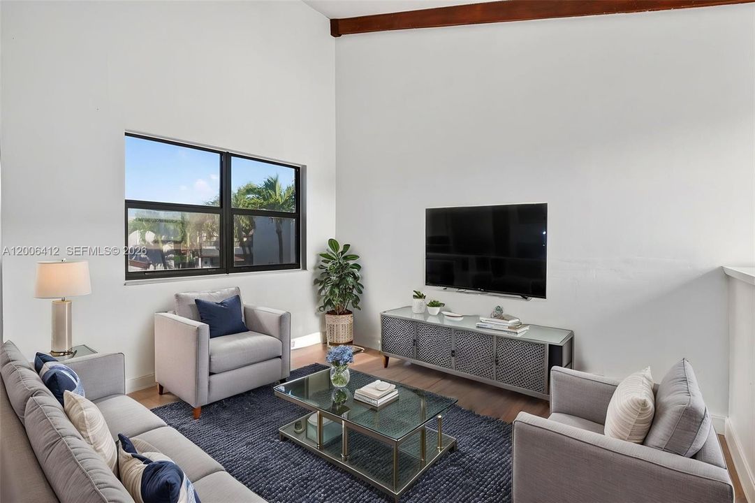 En Venta: $339,900 (3 camas, 2 baños, 1275 Pies cuadrados)