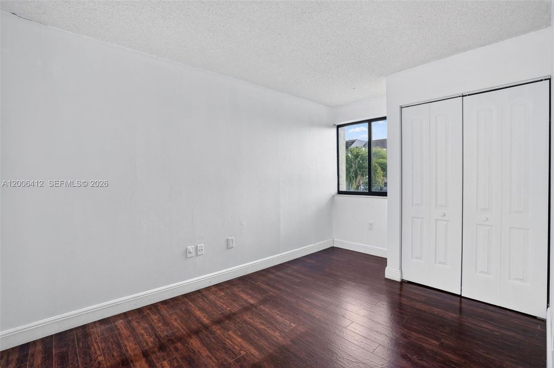 En Venta: $339,900 (3 camas, 2 baños, 1275 Pies cuadrados)