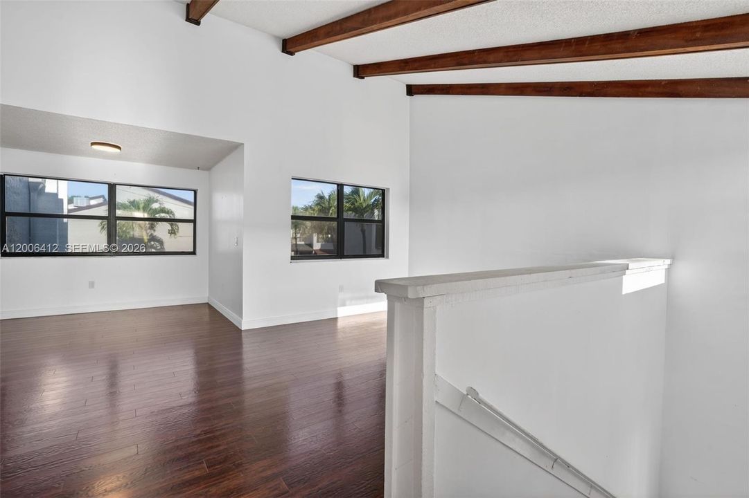 En Venta: $339,900 (3 camas, 2 baños, 1275 Pies cuadrados)