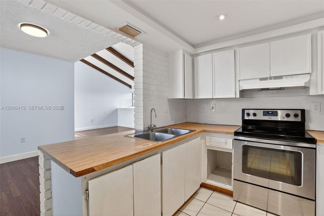 En Venta: $339,900 (3 camas, 2 baños, 1275 Pies cuadrados)