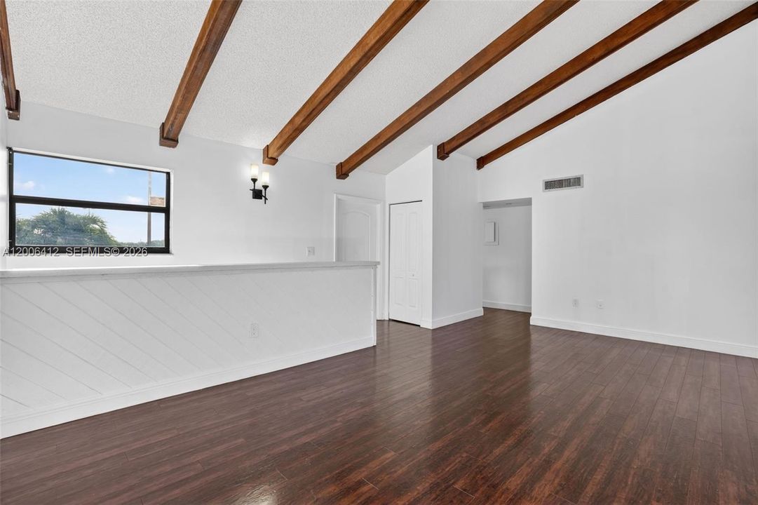 En Venta: $339,900 (3 camas, 2 baños, 1275 Pies cuadrados)