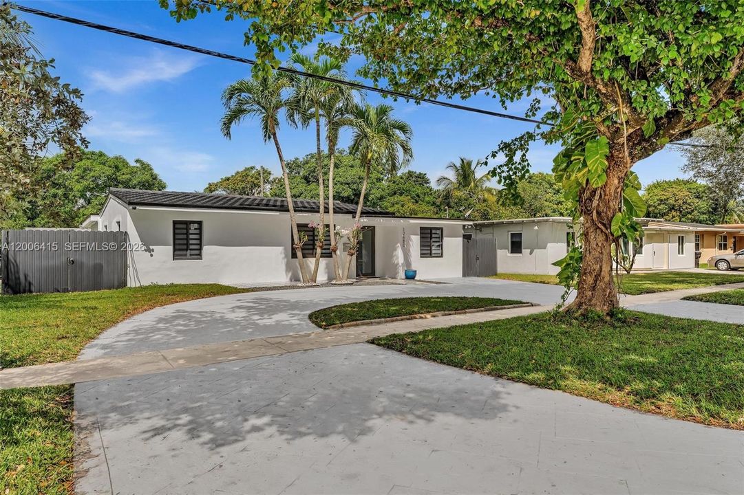Vendido Recientemente: $649,000 (4 camas, 2 baños, 1724 Pies cuadrados)