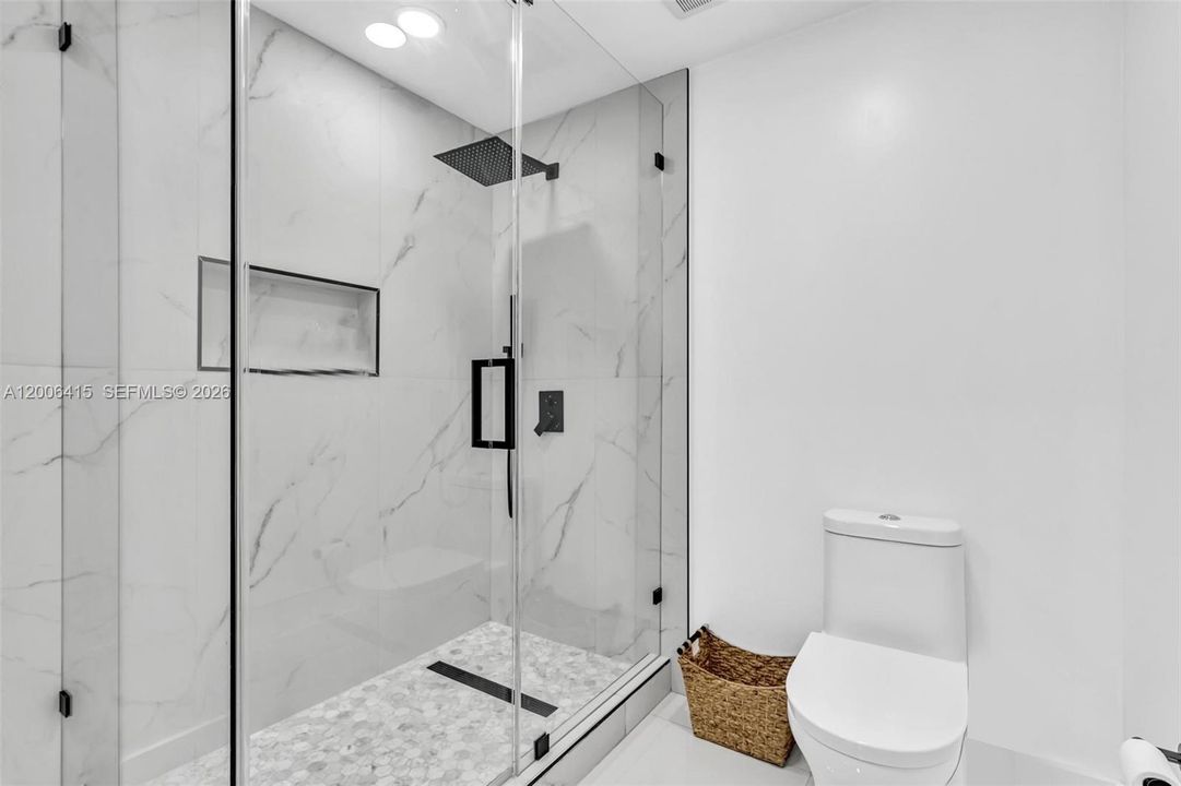 Vendido Recientemente: $649,000 (4 camas, 2 baños, 1724 Pies cuadrados)