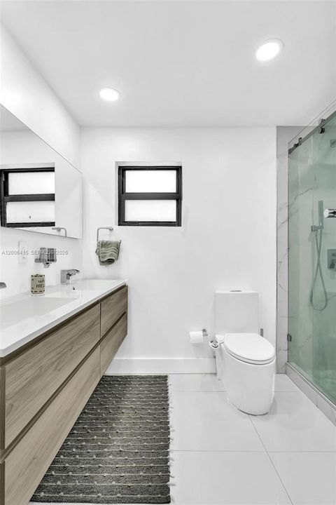 Vendido Recientemente: $649,000 (4 camas, 2 baños, 1724 Pies cuadrados)