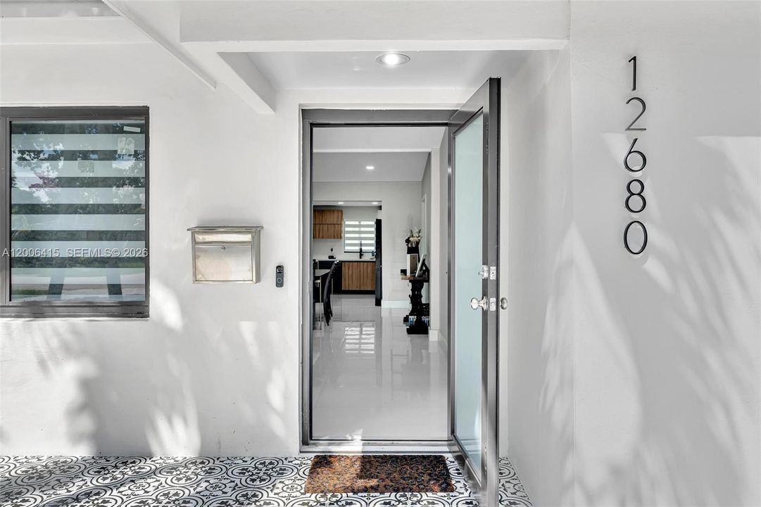 Vendido Recientemente: $649,000 (4 camas, 2 baños, 1724 Pies cuadrados)