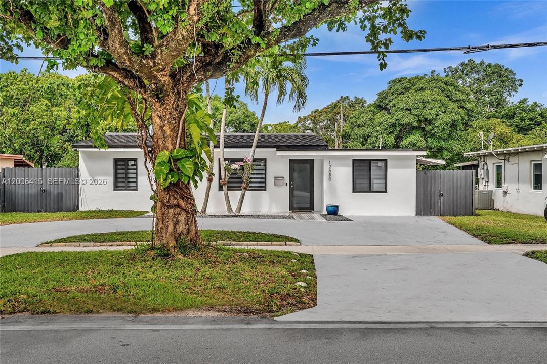 Vendido Recientemente: $649,000 (4 camas, 2 baños, 1724 Pies cuadrados)