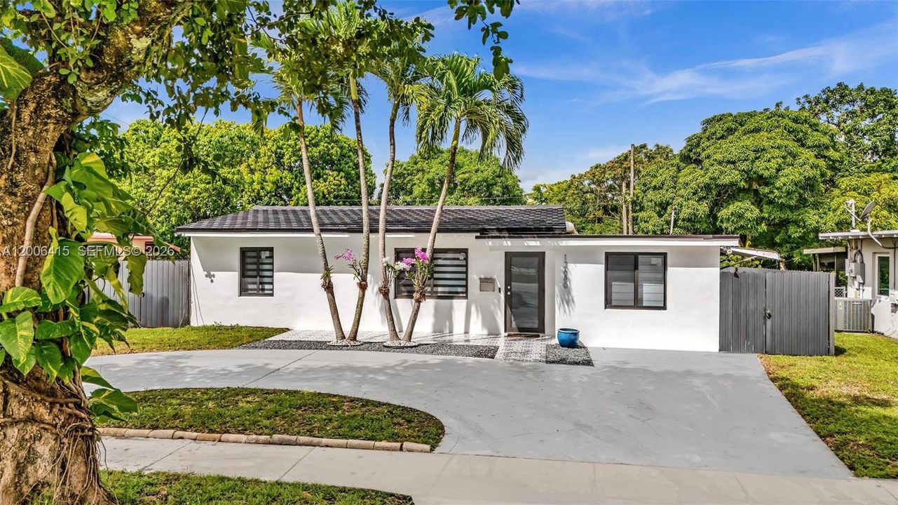 Vendido Recientemente: $649,000 (4 camas, 2 baños, 1724 Pies cuadrados)