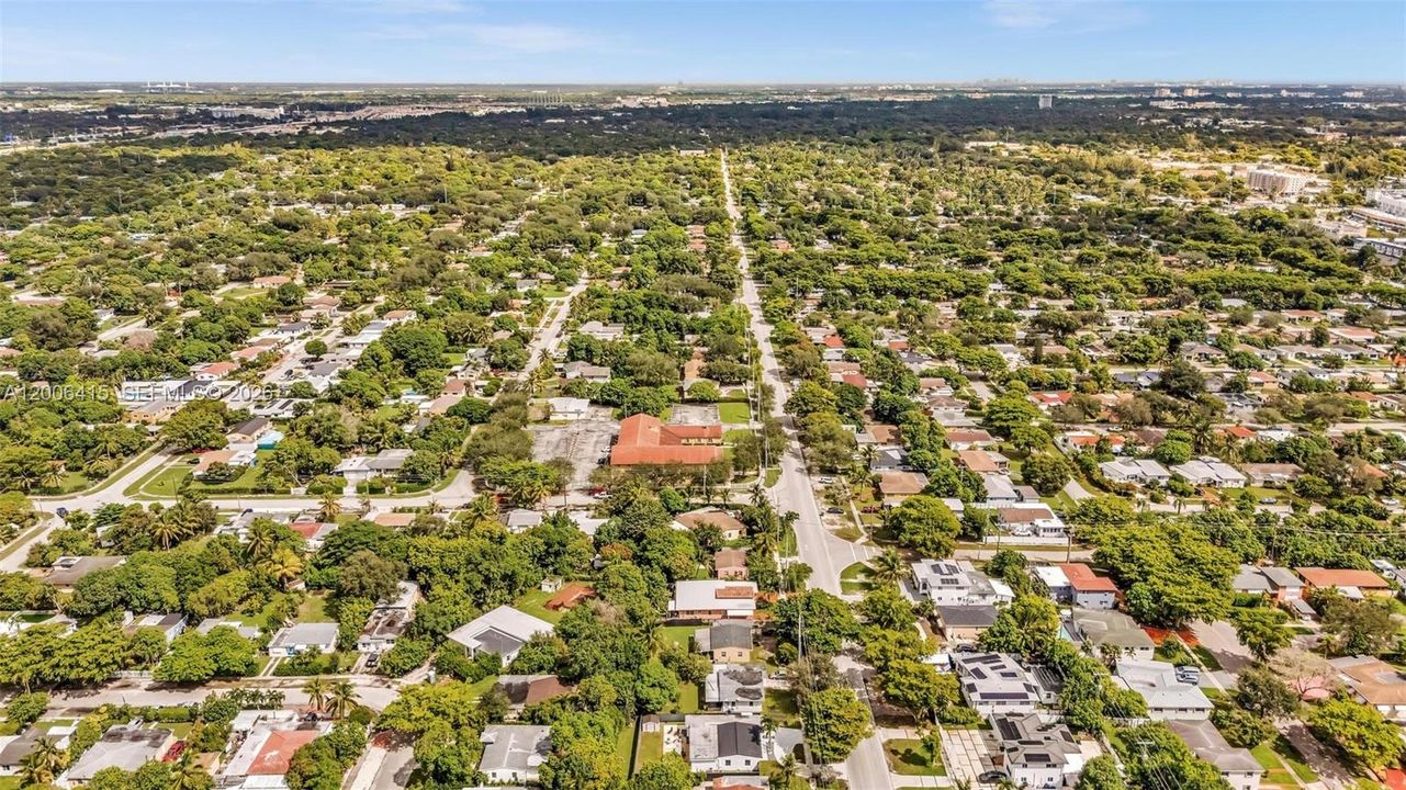 Vendido Recientemente: $649,000 (4 camas, 2 baños, 1724 Pies cuadrados)