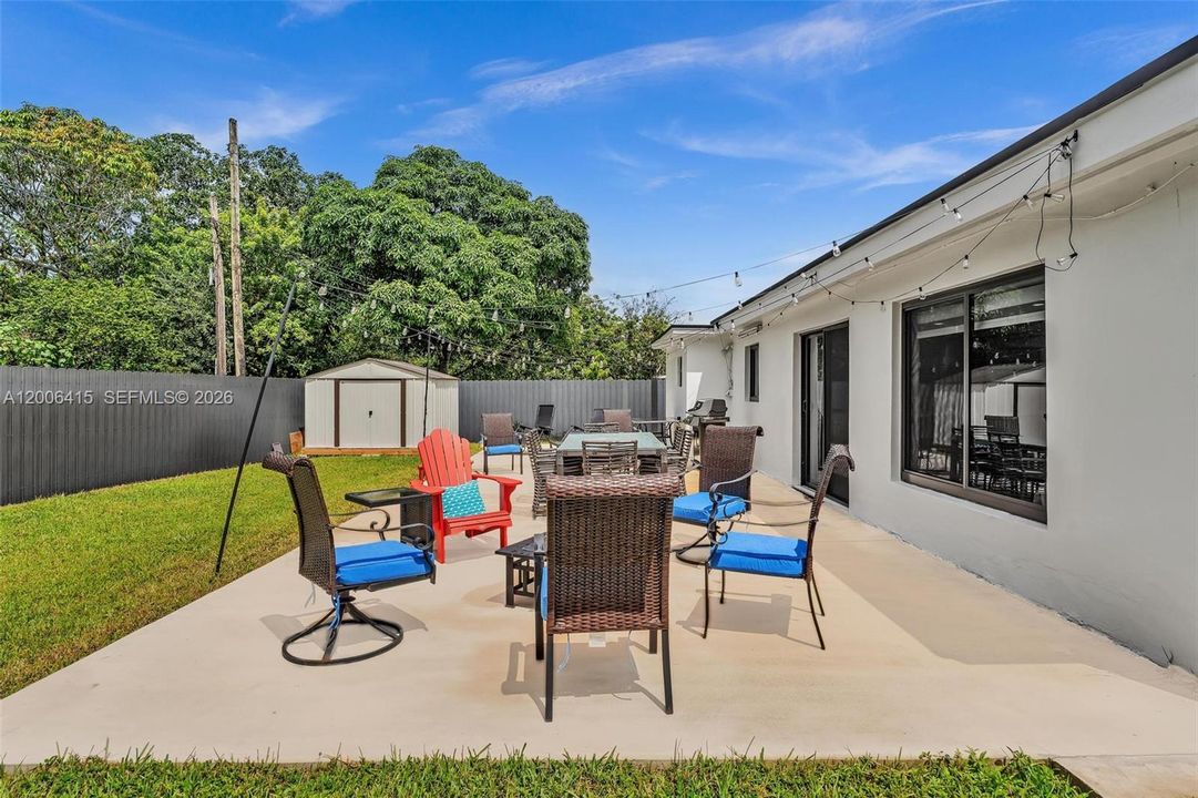 Vendido Recientemente: $649,000 (4 camas, 2 baños, 1724 Pies cuadrados)