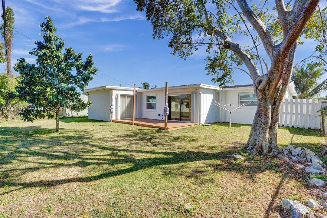 Activo con contrato: $3,000 (3 camas, 2 baños, 1576 Pies cuadrados)