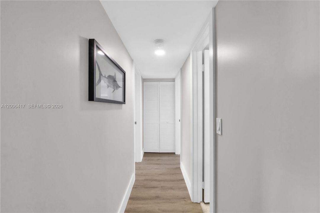 Под контрактом: $269,900 (2 спален, 2 ванн, 1200 Квадратных фут)