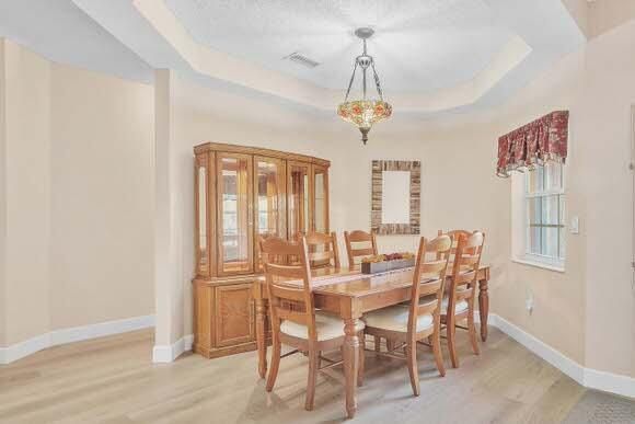 13 Dining Area (2)