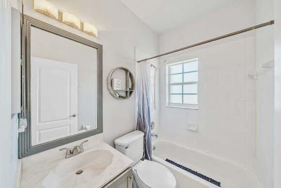 17 Guest Bathroom (2)