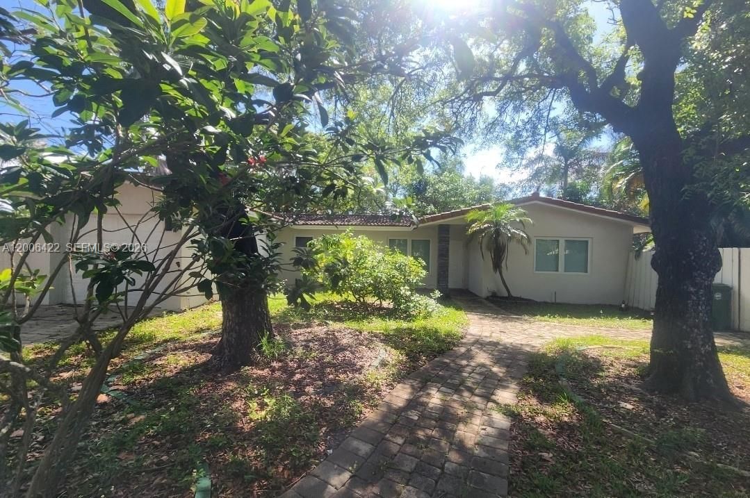 En Venta: $749,999 (3 camas, 2 baños, 1214 Pies cuadrados)