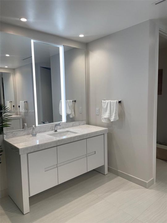 For Sale: $3,999,000 (2 beds, 3 baths, 2717 Square Feet)