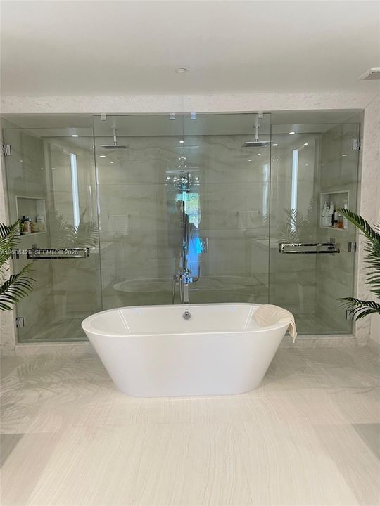 For Sale: $3,999,000 (2 beds, 3 baths, 2717 Square Feet)