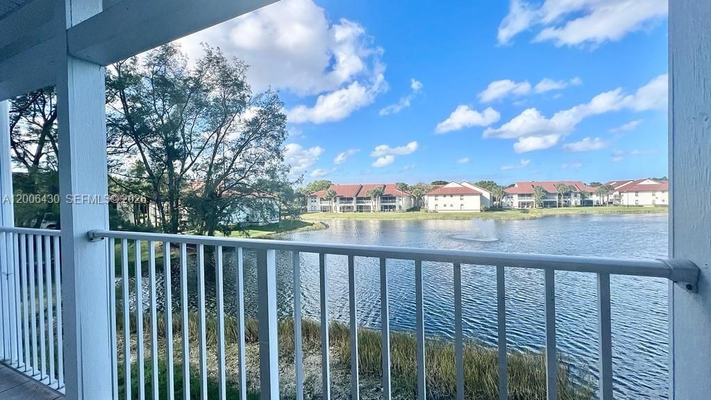 Active With Contract: $1,850 (1 beds, 1 baths, 502 Square Feet)