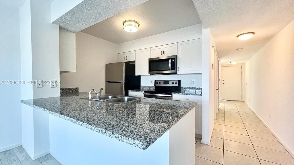 Active With Contract: $1,850 (1 beds, 1 baths, 502 Square Feet)