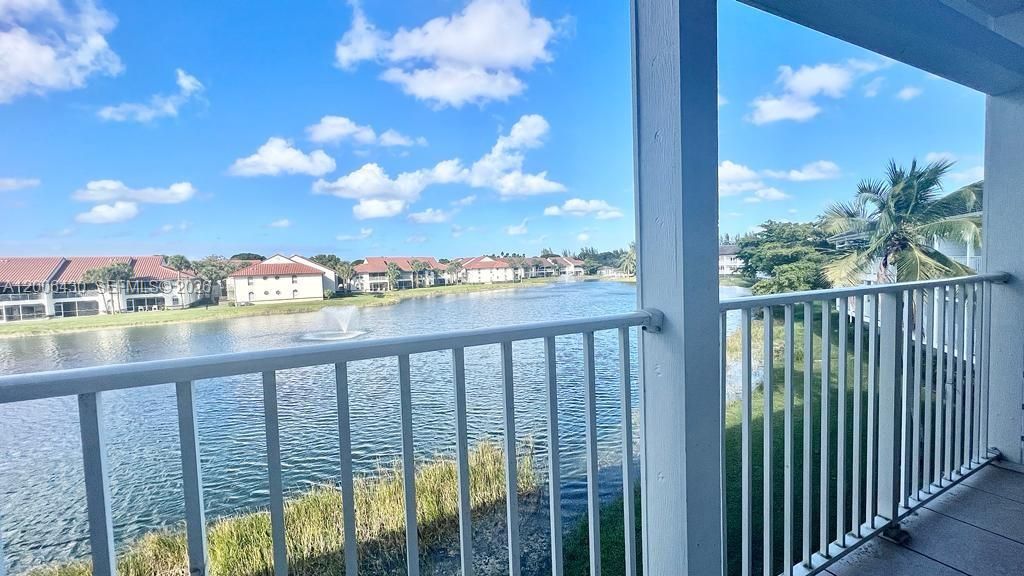 Active With Contract: $1,850 (1 beds, 1 baths, 502 Square Feet)