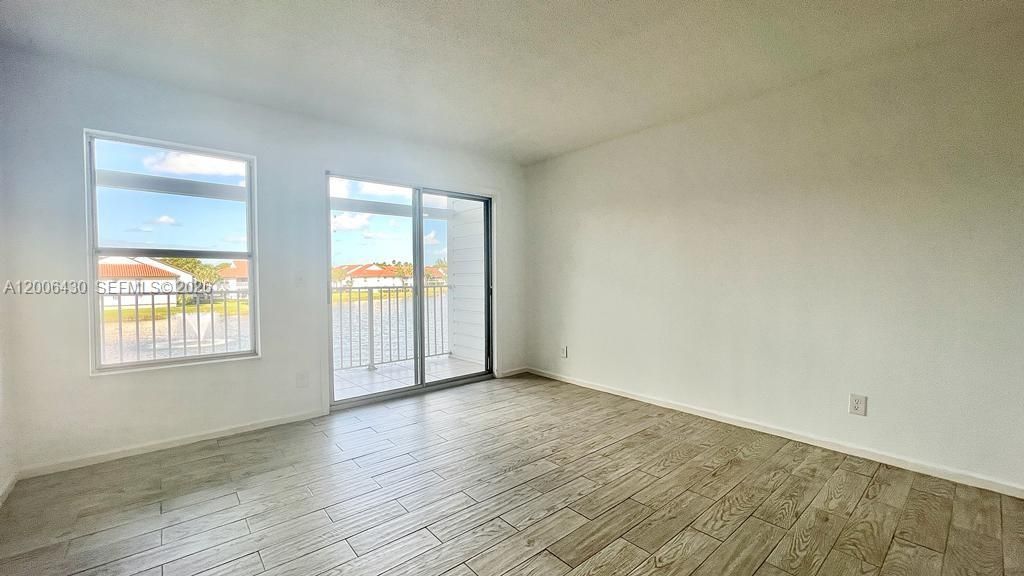 Active With Contract: $1,850 (1 beds, 1 baths, 502 Square Feet)