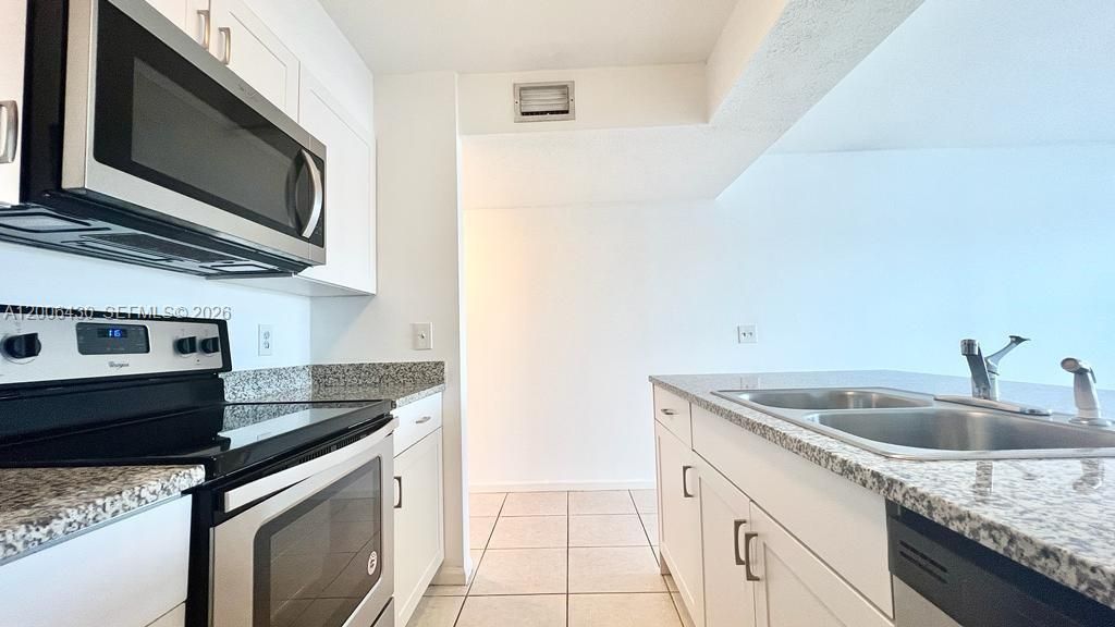 Active With Contract: $1,850 (1 beds, 1 baths, 502 Square Feet)