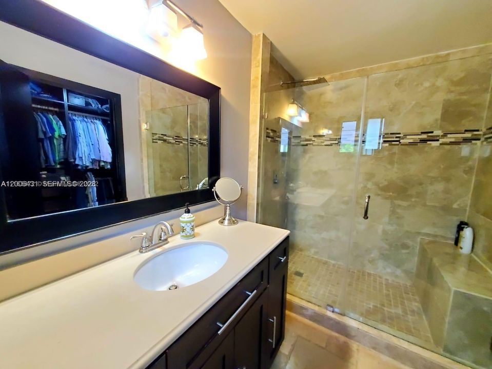 Recientemente alquilado: $4,099 (3 camas, 2 baños, 1712 Pies cuadrados)