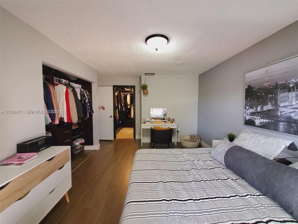 Recientemente alquilado: $4,099 (3 camas, 2 baños, 1712 Pies cuadrados)