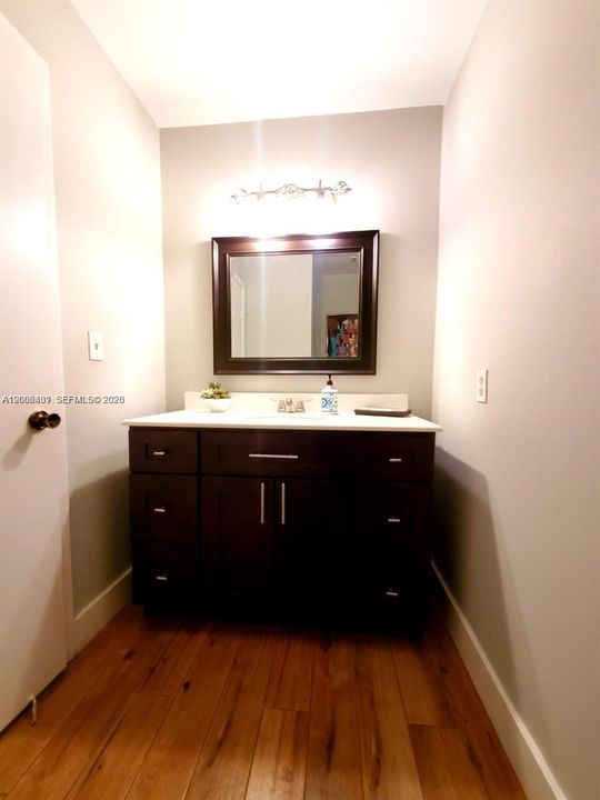 Recientemente alquilado: $4,099 (3 camas, 2 baños, 1712 Pies cuadrados)