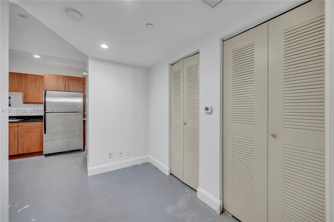 For Sale: $235,000 (1 beds, 1 baths, 553 Square Feet)