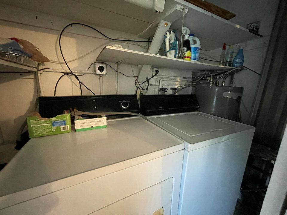 Washer/Dryer closet