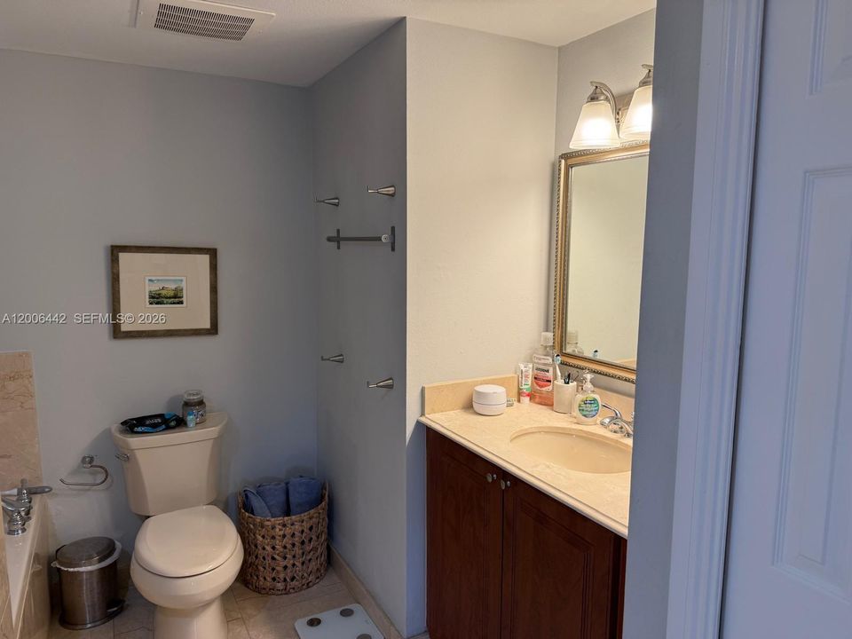 For Sale: $850,000 (3 beds, 2 baths, 1427 Square Feet)