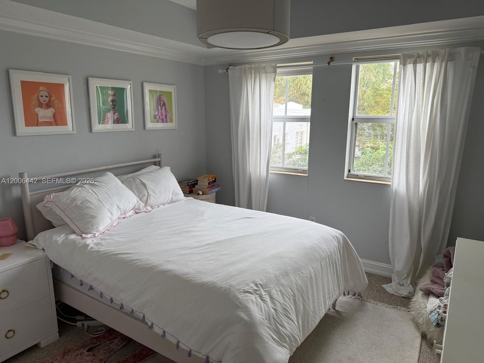 For Sale: $850,000 (3 beds, 2 baths, 1427 Square Feet)