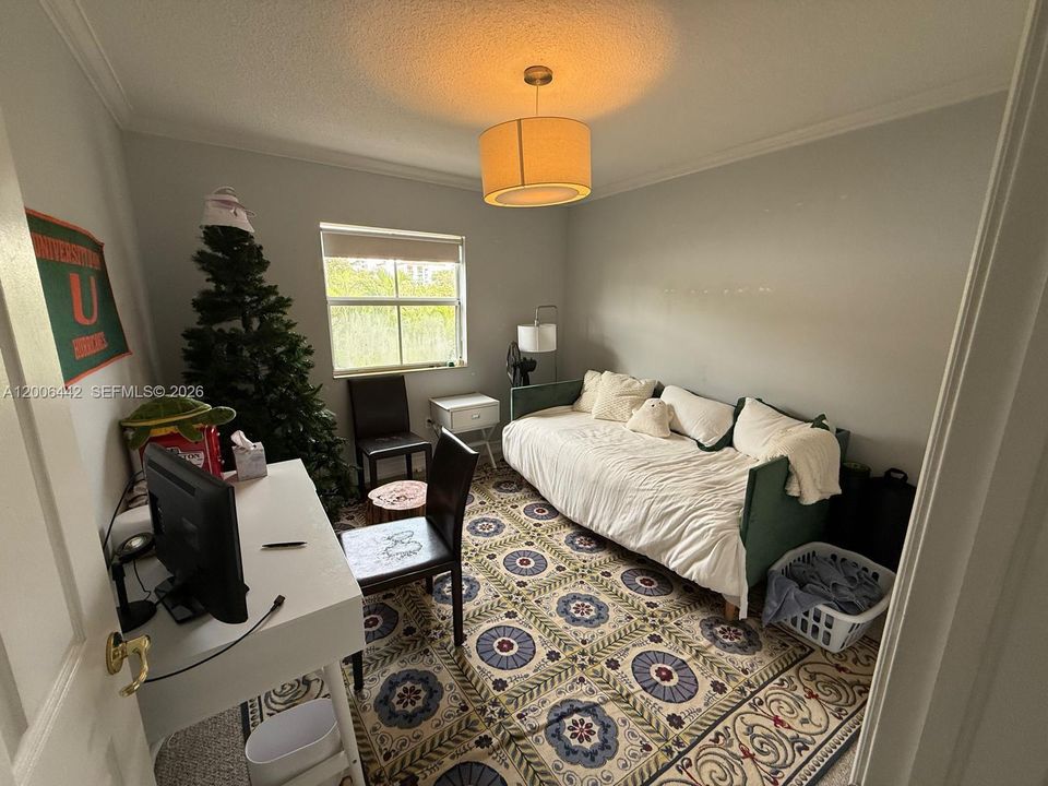 For Sale: $850,000 (3 beds, 2 baths, 1427 Square Feet)