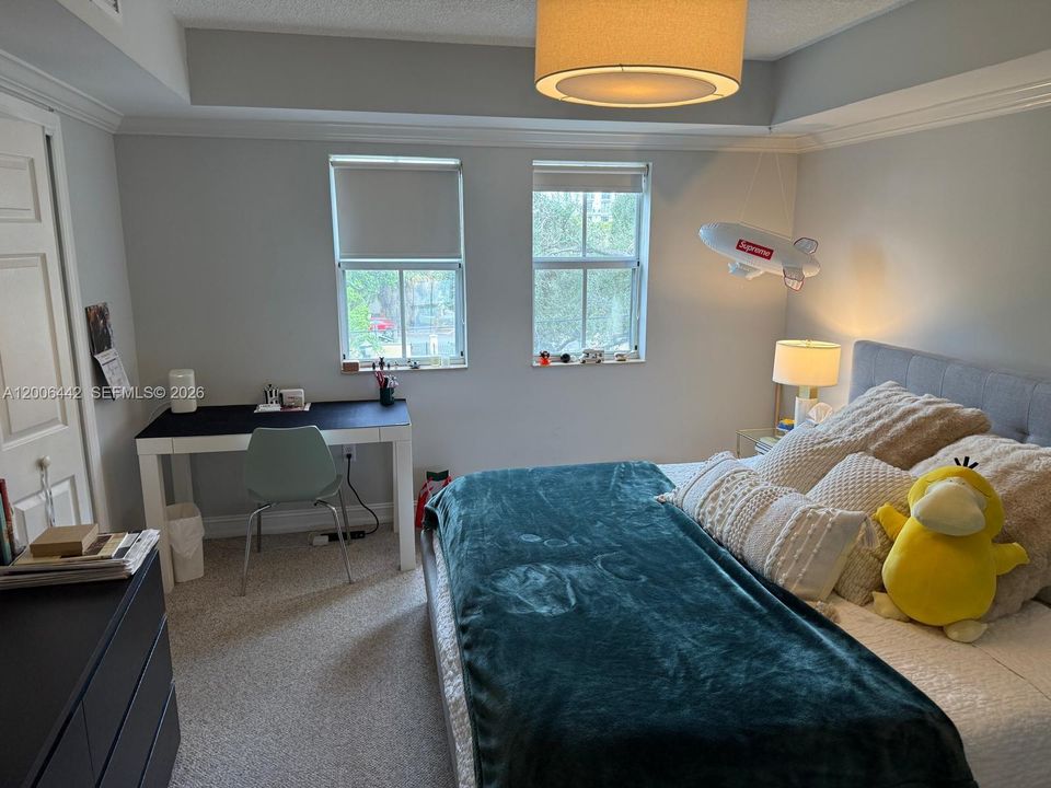 For Sale: $850,000 (3 beds, 2 baths, 1427 Square Feet)