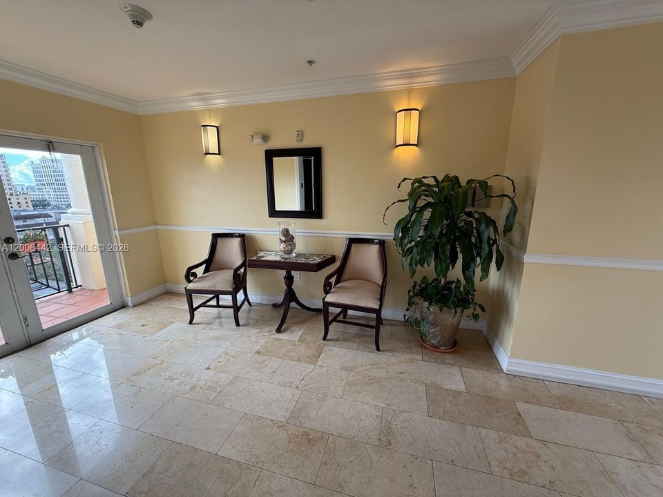 For Sale: $850,000 (3 beds, 2 baths, 1427 Square Feet)