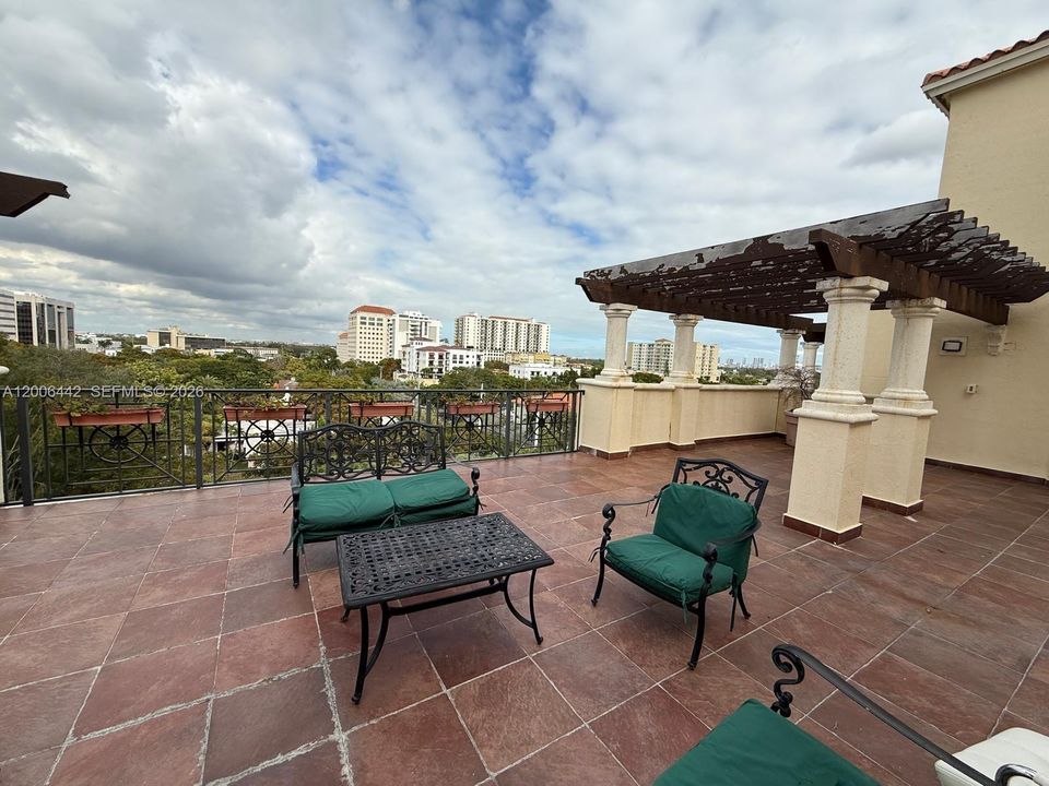 For Sale: $850,000 (3 beds, 2 baths, 1427 Square Feet)