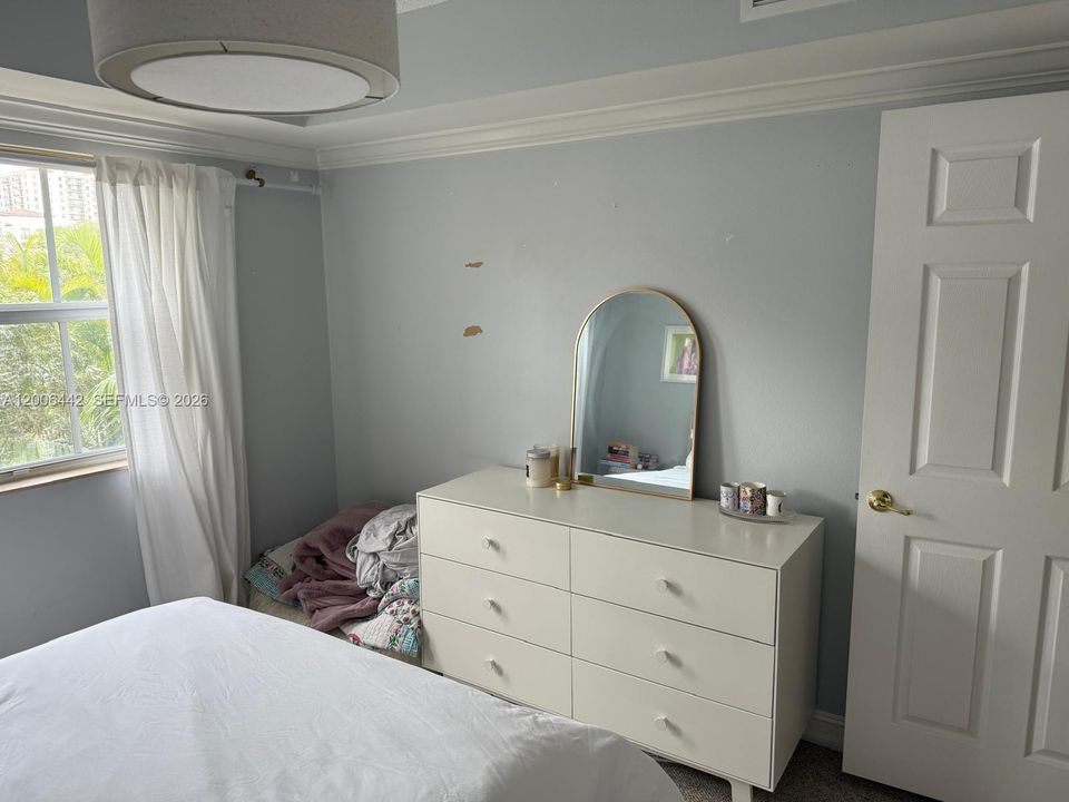 For Sale: $850,000 (3 beds, 2 baths, 1427 Square Feet)