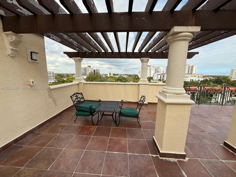 For Sale: $850,000 (3 beds, 2 baths, 1427 Square Feet)