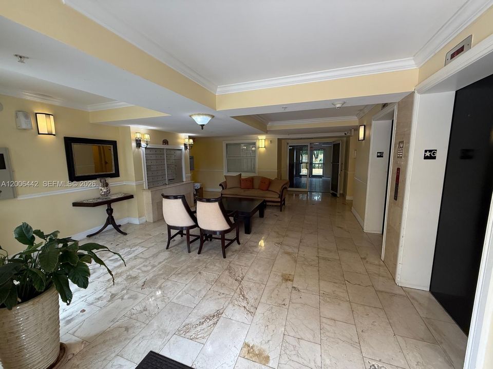 For Sale: $850,000 (3 beds, 2 baths, 1427 Square Feet)