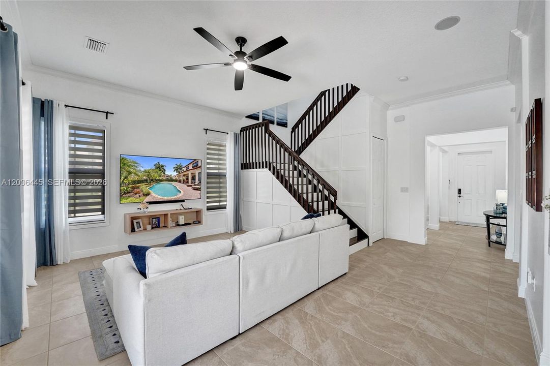 Family room to front door