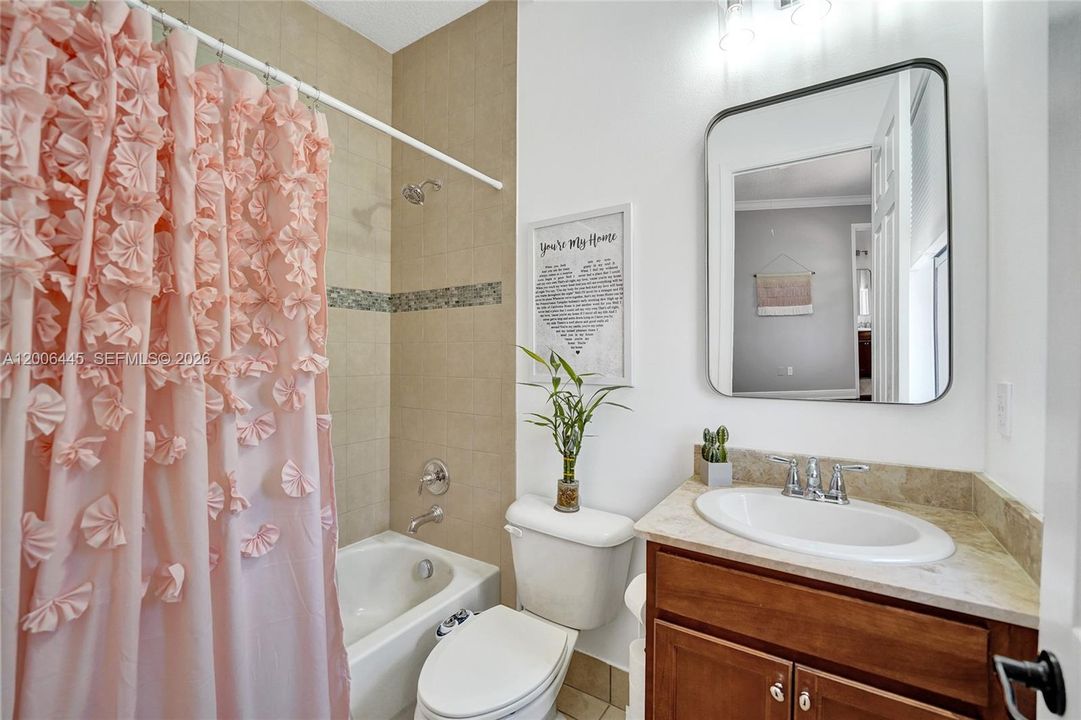 Bathroom ensuite for Bedroom #5