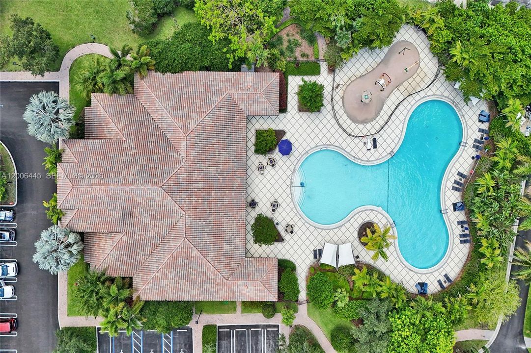 Aerial view clubhouse