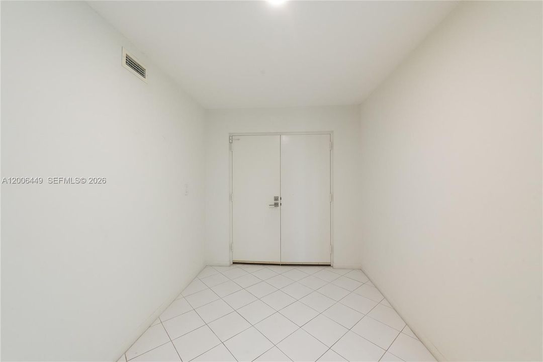 Activo con contrato: $7,100 (2 camas, 2 baños, 1670 Pies cuadrados)