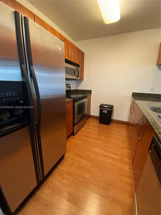 For Sale: $445,000 (1 beds, 1 baths, 818 Square Feet)