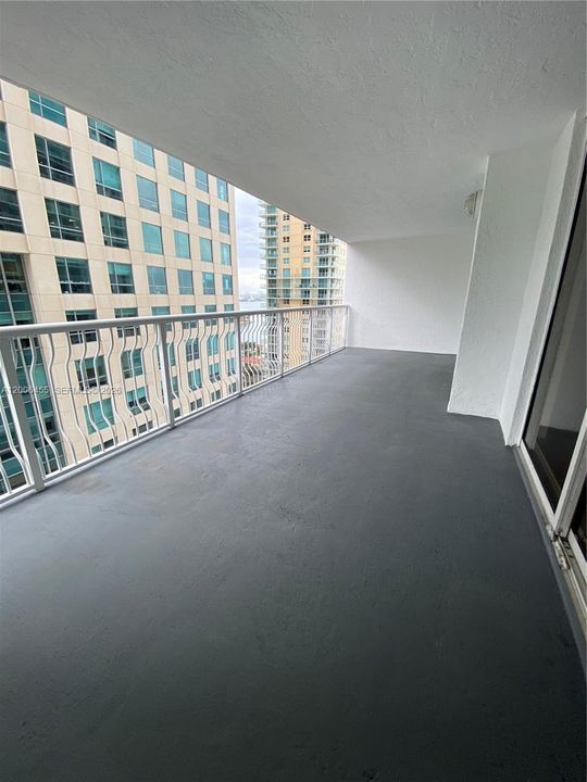 For Sale: $445,000 (1 beds, 1 baths, 818 Square Feet)