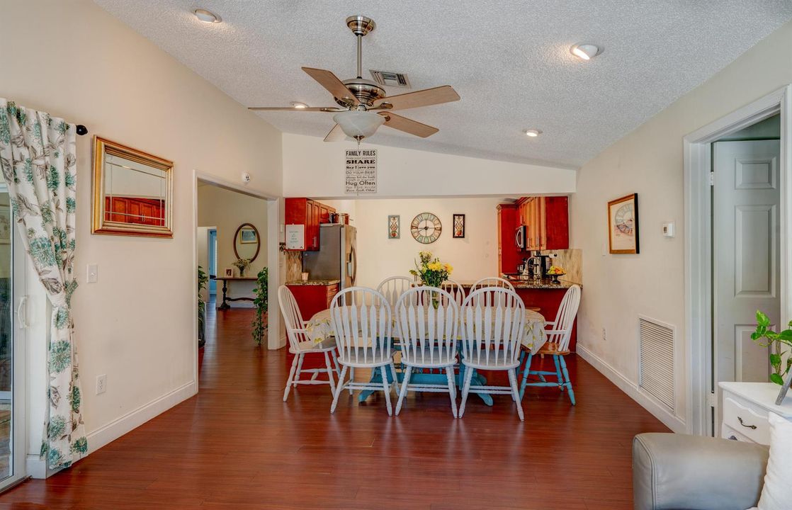 9_Family Room 1