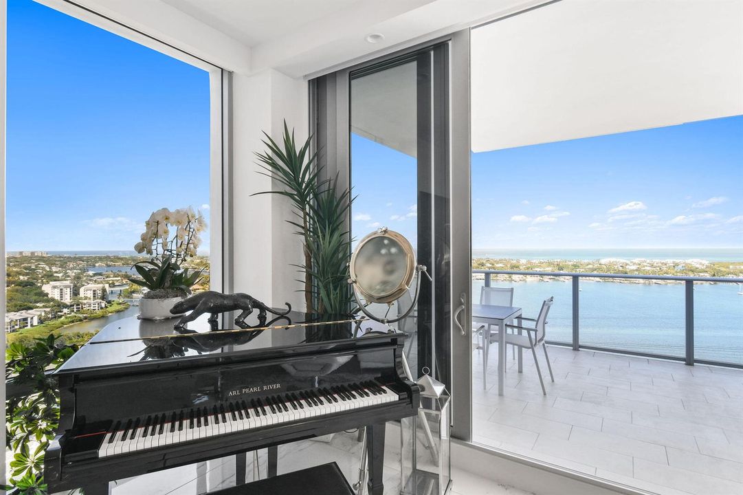 Penthouse Water Views