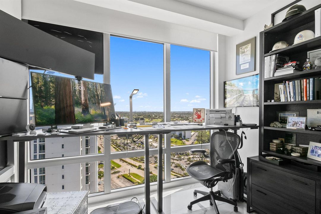 PH 2204 Guest Suite 1