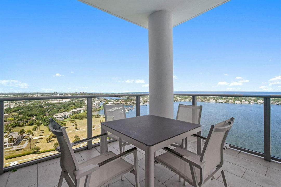 Penthouse Water View Terrace