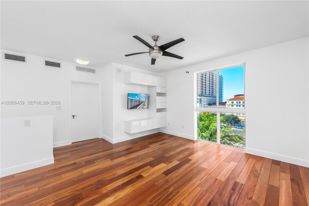 For Sale: $570,000 (2 beds, 2 baths, 1536 Square Feet)